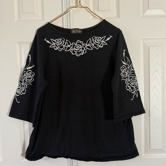NWOT Bob Mackie Wearable Art Black Cutout Embroidered Size Large Sweater - Picture 3 of 4